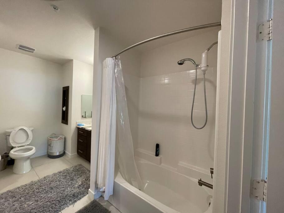 Luxurious Apartment Bardeen New Port Beach 1 Bedroom Ървайн Екстериор снимка