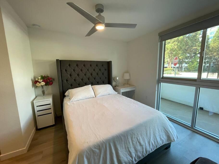 Luxurious Apartment Bardeen New Port Beach 1 Bedroom Ървайн Екстериор снимка